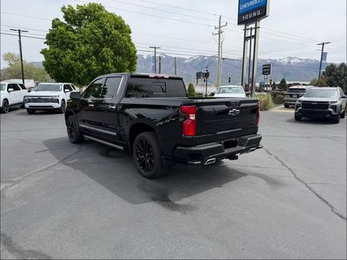 Used 2025 Chevrolet Silverado 1500 High Country AWD/4WD image 5