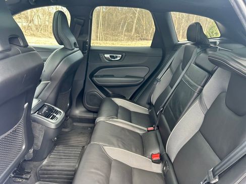 Used 2020 Volvo XC60 T5 R-Design w/ Protection Package Premier image 12