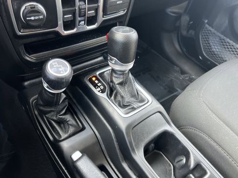 Used 2023 Jeep Wrangler Willys image 20