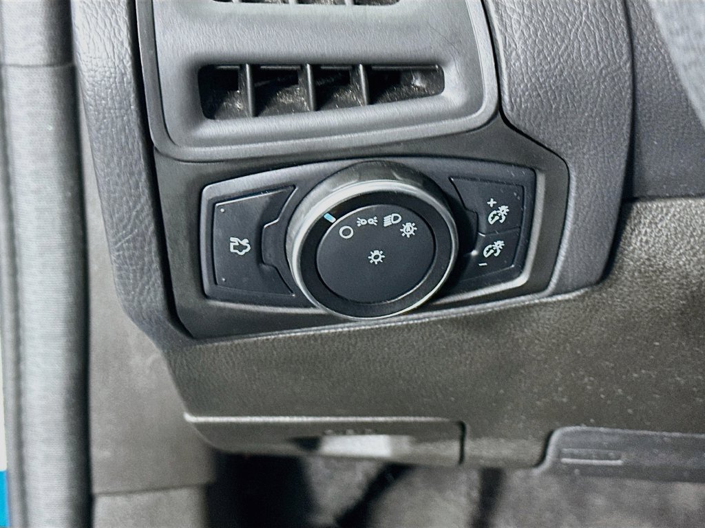 Used 2016 Ford Focus SE FWD image 14