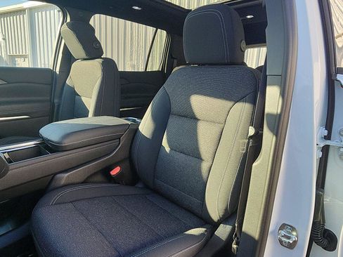 New 2026 Chevrolet Traverse LT w/ Sun and Wheel Package FWD image 22