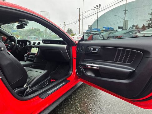 Used 2018 Ford Mustang Premium image 10