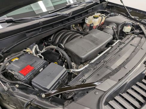 Used 2023 GMC Yukon SLT image 30