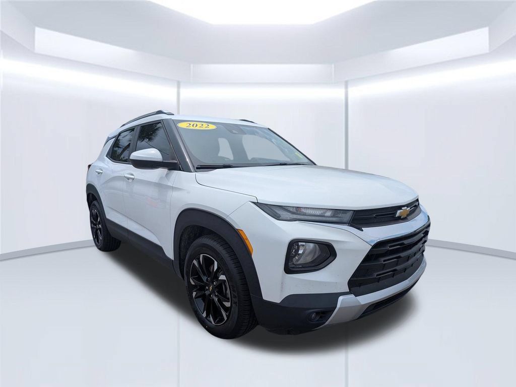 Used 2022 Chevrolet TrailBlazer LT FWD image 4