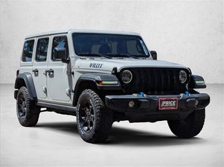 Used 2023 Jeep Wrangler Unlimited w/ 8.4" Radio Group AWD/4WD video 3