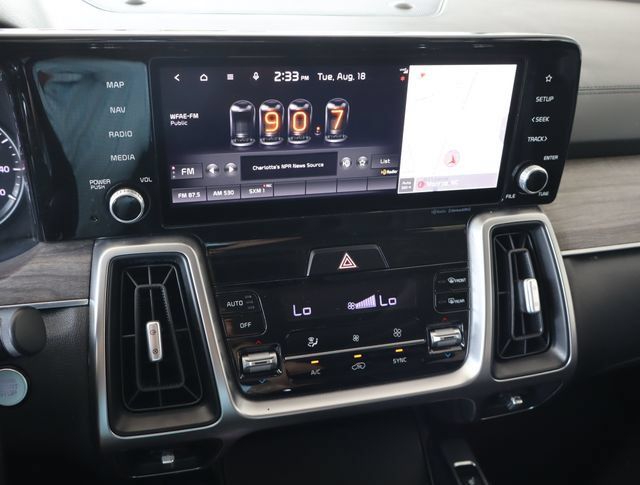 Used 2022 Kia Sorento S w/ Panoramic Sunroof Package AWD/4WD image 33