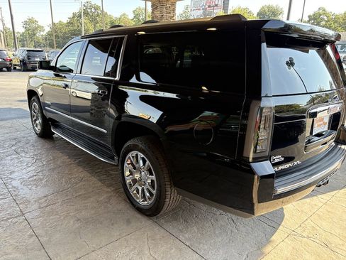 Used 2017 GMC Yukon XL Denali w/ Open Road Package AWD/4WD image 8
