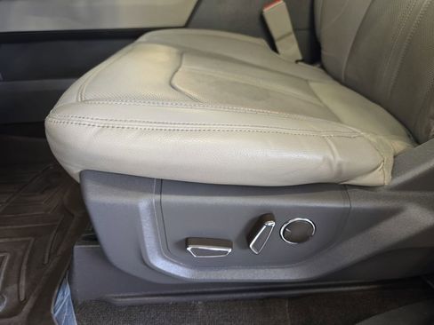 Used 2019 Ford Expedition Limited w/ Equipment Group 302A RWD image 33