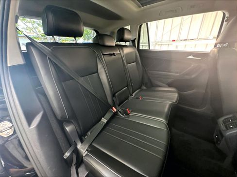 Used 2024 Volkswagen Tiguan SE w/ Panoramic Sunroof Package AWD/4WD image 28
