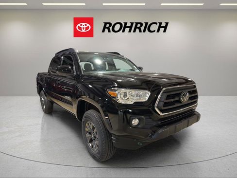 Certified 2023 Toyota Tacoma SR5 image 3