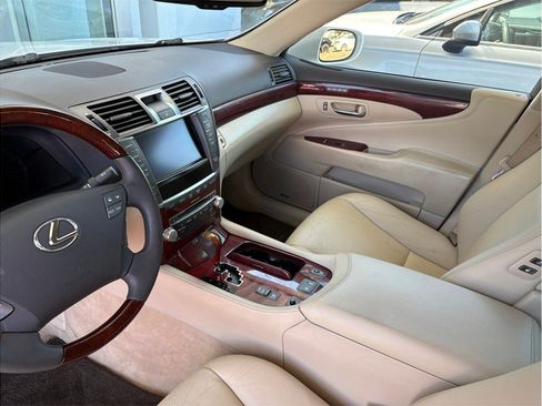Used 2011 Lexus LS 460 w/ Comfort Pkg RWD image 23