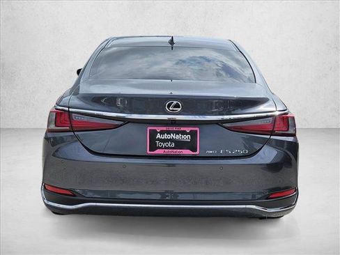 Used 2024 Lexus ES 250 w/ Premium Package AWD/4WD image 7