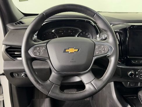 Used 2023 Chevrolet Traverse LT FWD image 17