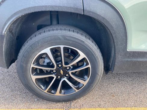 Used 2025 Chevrolet TrailBlazer LT AWD/4WD image 6