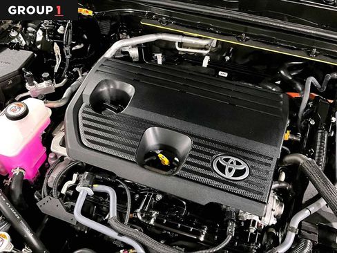 Certified 2025 Toyota Crown Signia AWD/4WD image 33