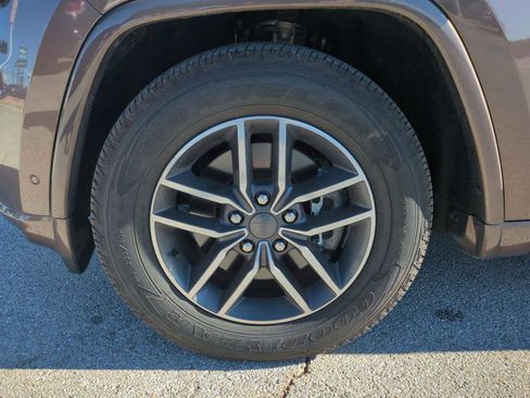 Used 2019 Jeep Grand Cherokee Overland image 34