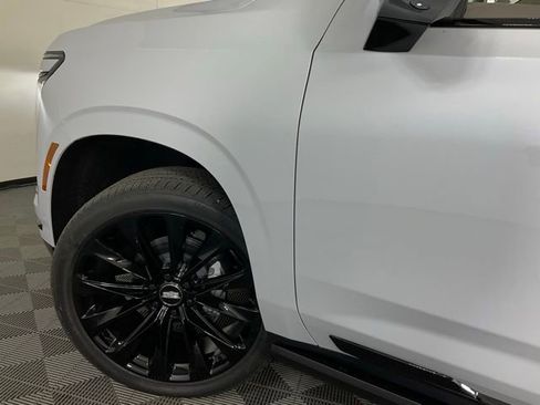New 2026 Cadillac Escalade ESV Platinum Sport AWD/4WD image 31