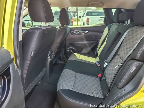 Used 2020 Nissan Rogue Sport SV AWD/4WD image 9