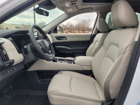 New 2026 Nissan Pathfinder SL AWD/4WD image 6