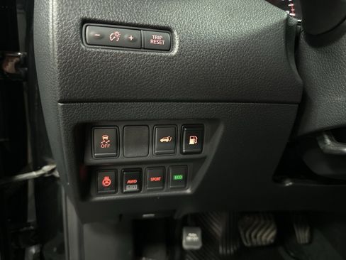 Used 2018 Nissan Rogue SV w/ Premium Package image 33