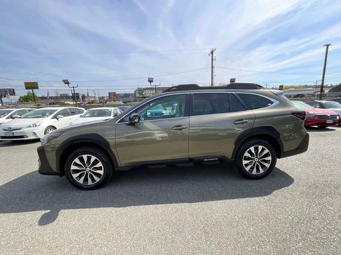 Used 2023 Subaru Outback Limited AWD/4WD image 5