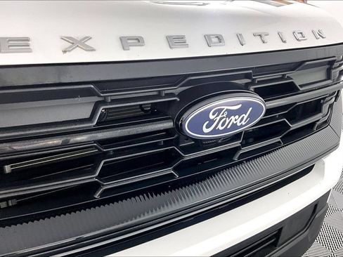 Used 2025 Ford Expedition Active AWD/4WD image 31