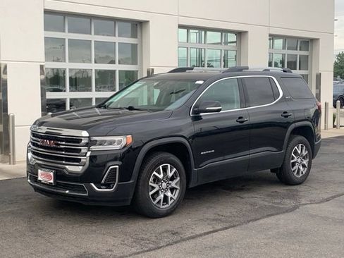 Used 2023 GMC Acadia SLT AWD/4WD image 3
