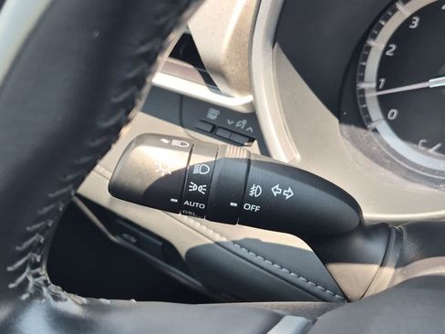Used 2021 Toyota Highlander XLE AWD/4WD image 27