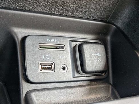 Used 2018 Jeep Cherokee Latitude FWD image 31