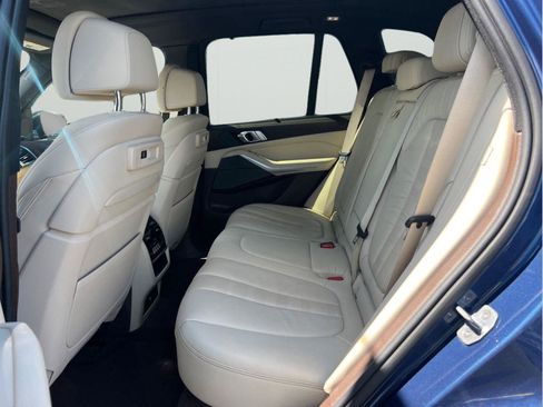 Used 2019 BMW X5 xDrive40i w/ Executive Package AWD/4WD image 11