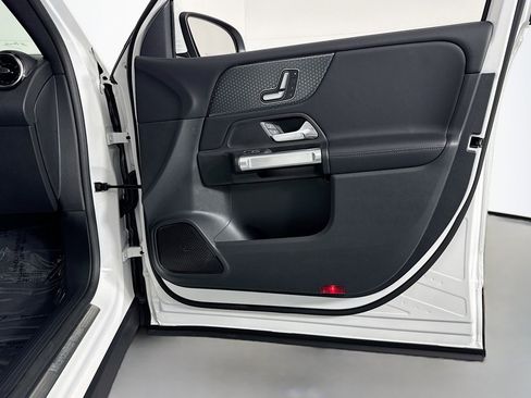 New 2026 Mercedes-Benz GLB 250 image 23