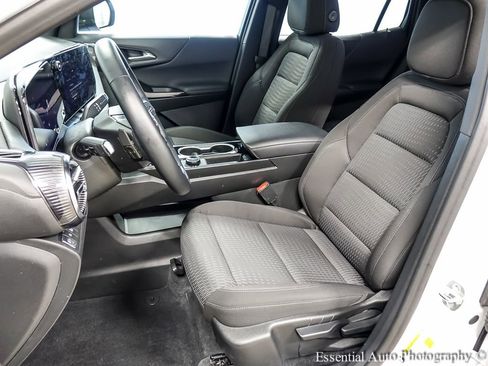 Used 2026 Chevrolet Equinox LT w/ LPO, Floor Liner Package FWD image 9