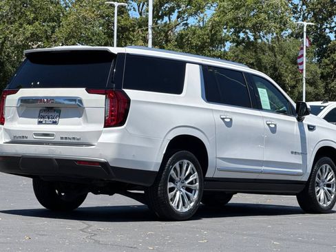 Used 2024 GMC Yukon XL Denali w/ Advanced Technology Package AWD/4WD image 3