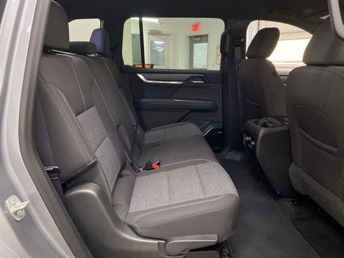 Used 2025 GMC Acadia Elevation image 19