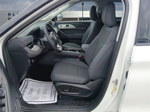 New 2025 Ford Explorer Active image 9