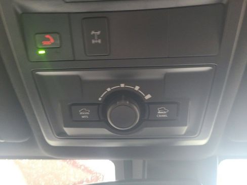 Used 2023 Toyota Tacoma TRD Off-Road image 30