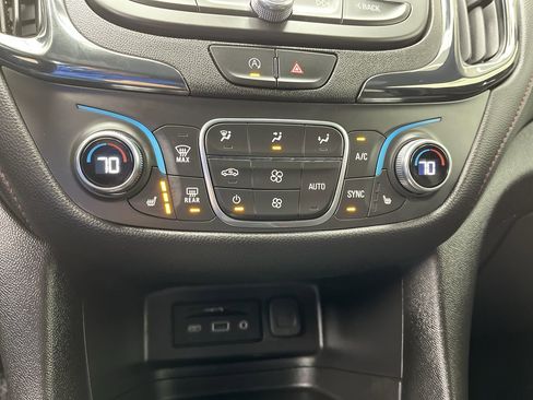 Certified 2024 Chevrolet Equinox RS AWD/4WD image 21