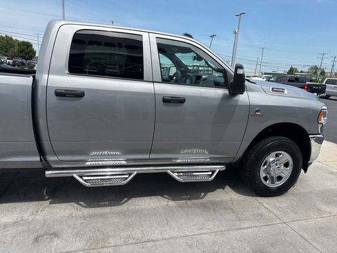 Used 2024 RAM 3500 Tradesman w/ Chrome Appearance Group AWD/4WD image 18