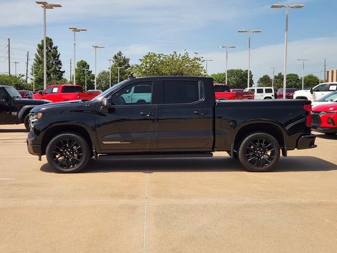 Used 2025 Chevrolet Silverado 1500 High Country w/ High Country Premium Package AWD/4WD image 4