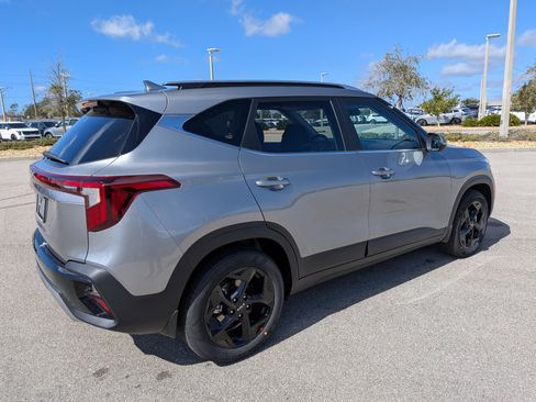 New 2026 Kia Seltos EX FWD image 5