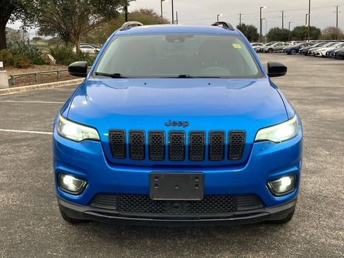 Used 2023 Jeep Cherokee Altitude Lux image 2
