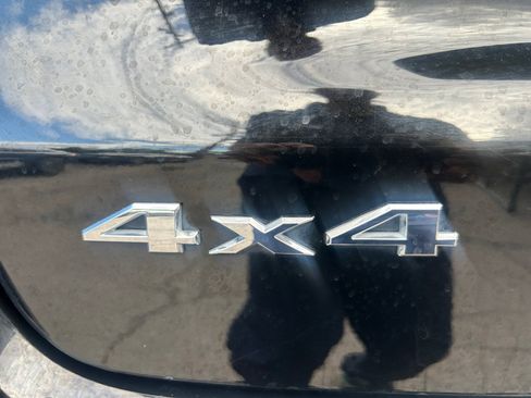 Used 2024 Jeep Compass Latitude AWD/4WD image 17