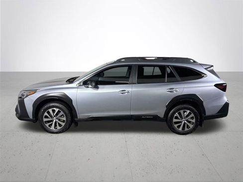 Certified 2025 Subaru Outback Premium AWD/4WD image 10