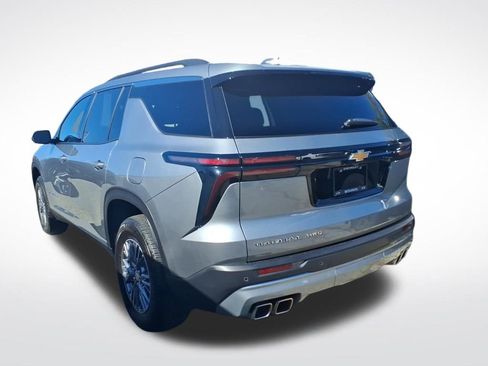 Used 2025 Chevrolet Traverse LT AWD/4WD image 4