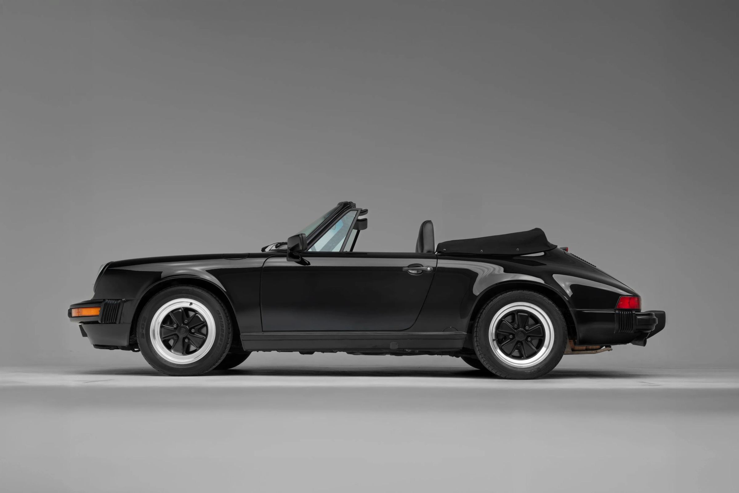 Used 1987 Porsche 911 Carrera RWD image 8