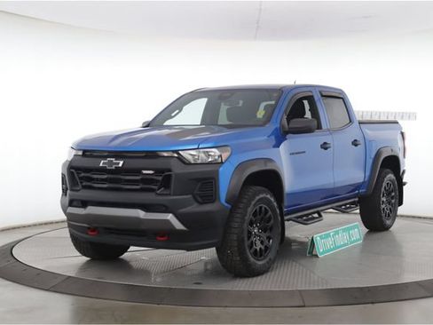 Used 2023 Chevrolet Colorado Trail Boss w/ Advanced Trailering Package AWD/4WD image 10