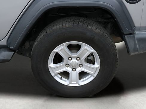 Used 2019 Jeep Wrangler Unlimited Sport S AWD/4WD image 9