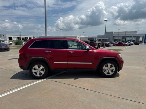Used 2011 Jeep Grand Cherokee Overland AWD/4WD image 6