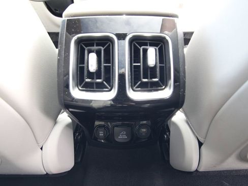 Used 2023 Kia Sorento SX Prestige w/ Panoramic Sunroof Package AWD/4WD image 39