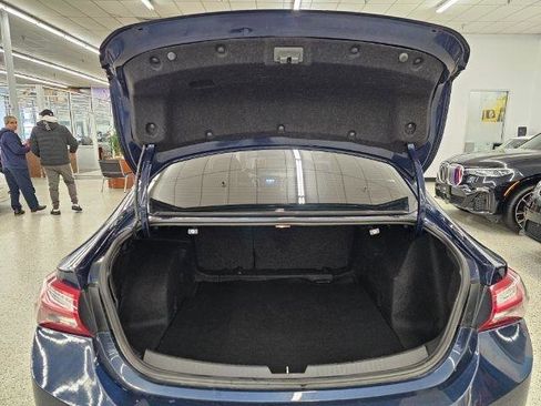 Used 2021 Chevrolet Malibu LT FWD image 38